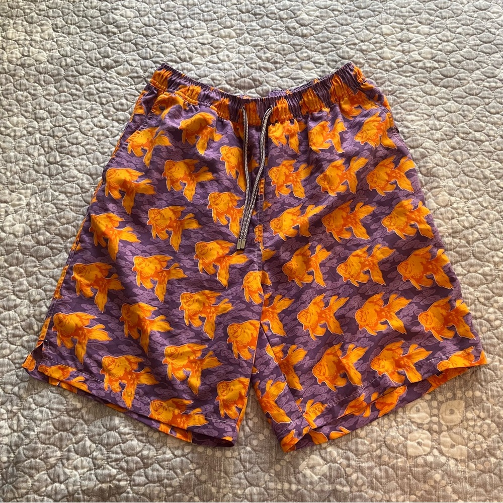 Peter Millar Purple and Orange Graphic Goldfish Shorts. Size medium. 8 inch one.